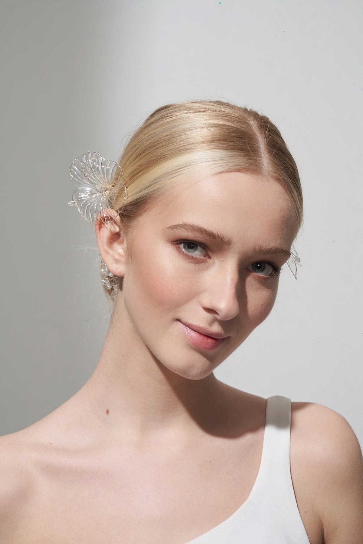 GLASS FLOWER PIN