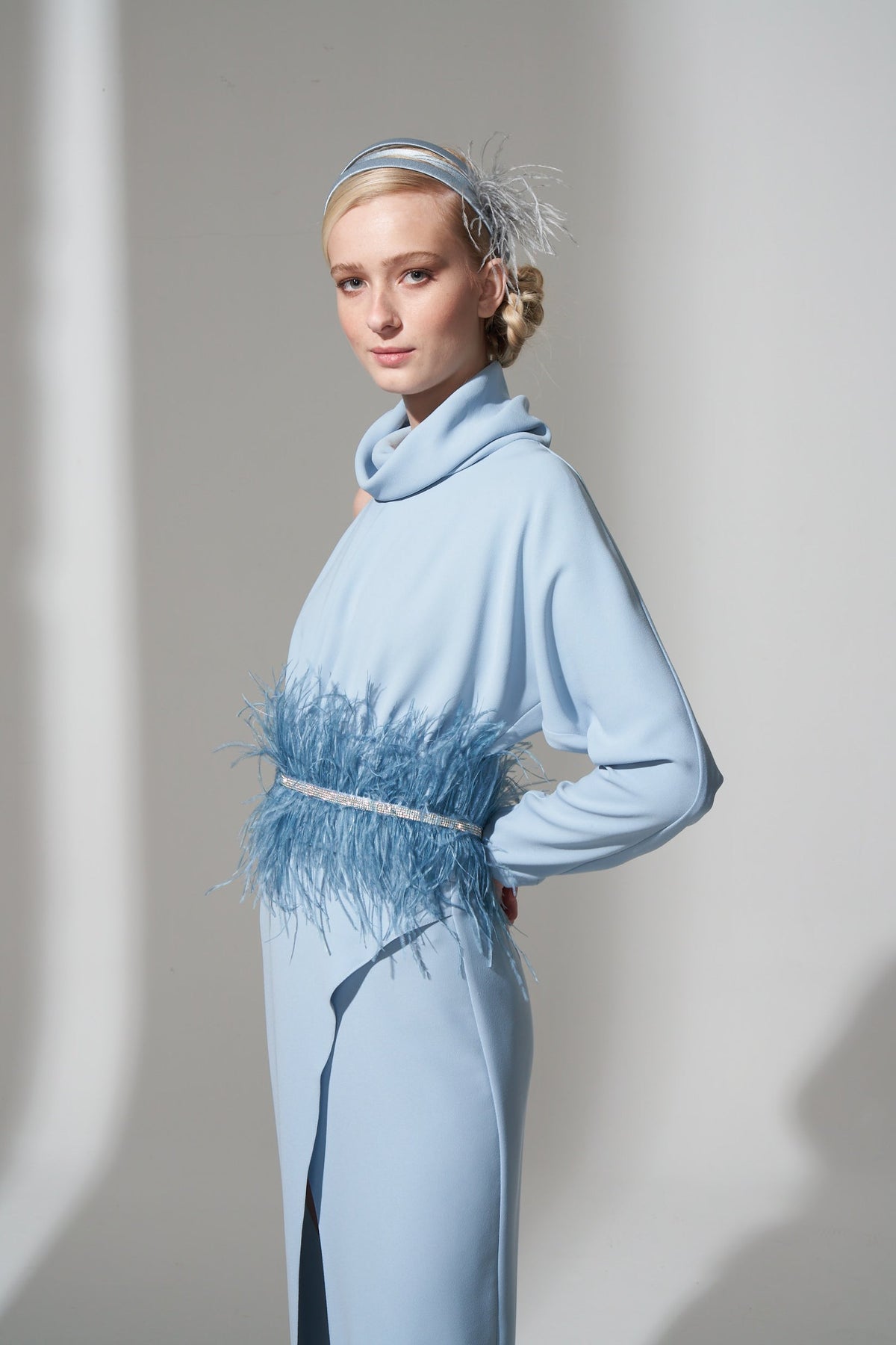 VERA BABY BLUE FEATHER STRIPE CROWN