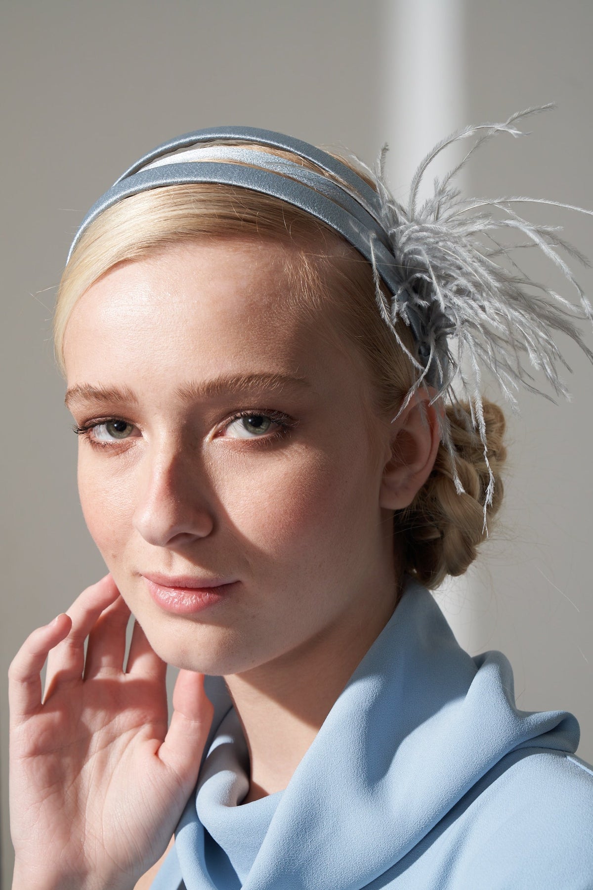 VERA BABY BLUE FEATHER STRIPE CROWN
