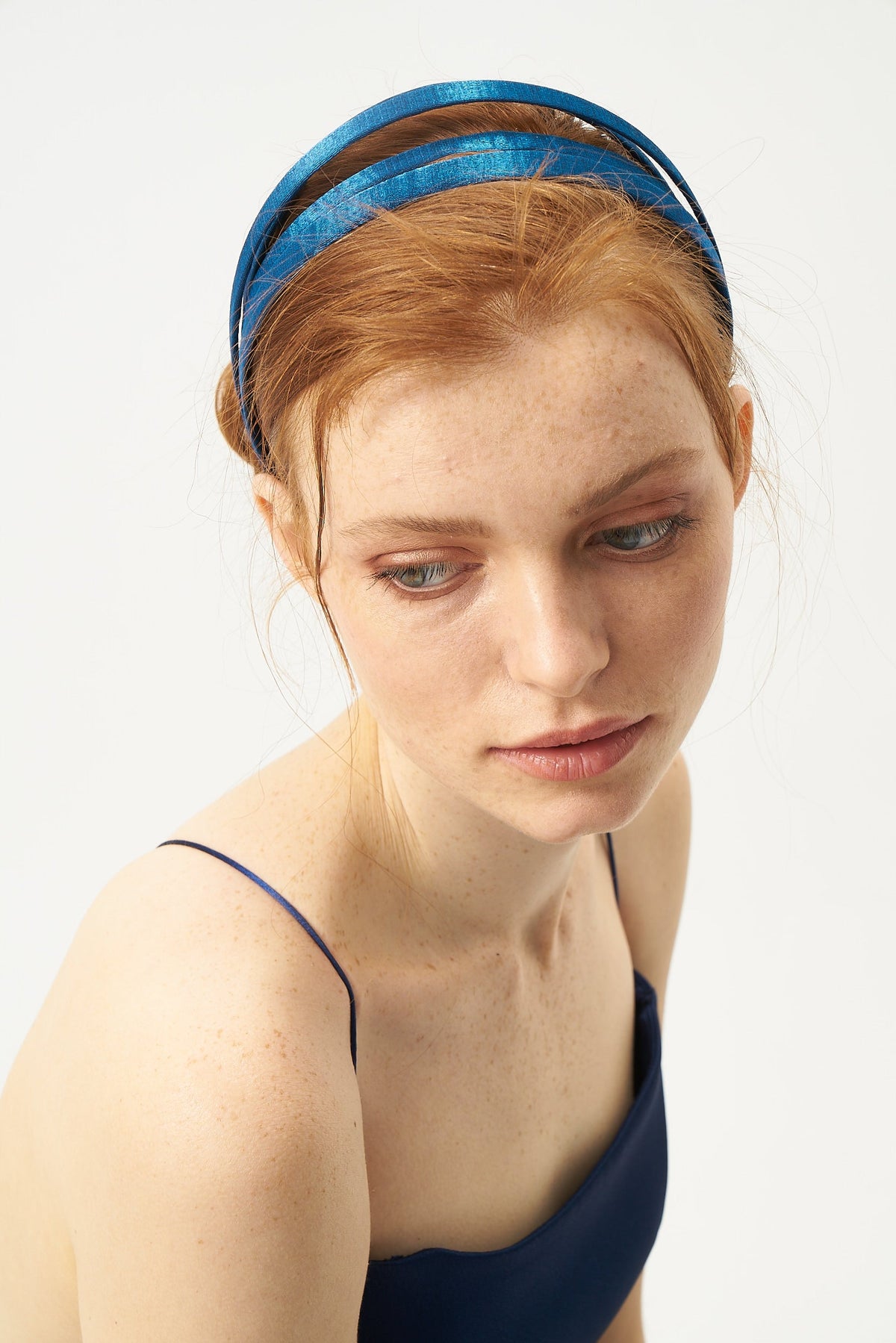 VERA BLUE STRIPES CROWN
