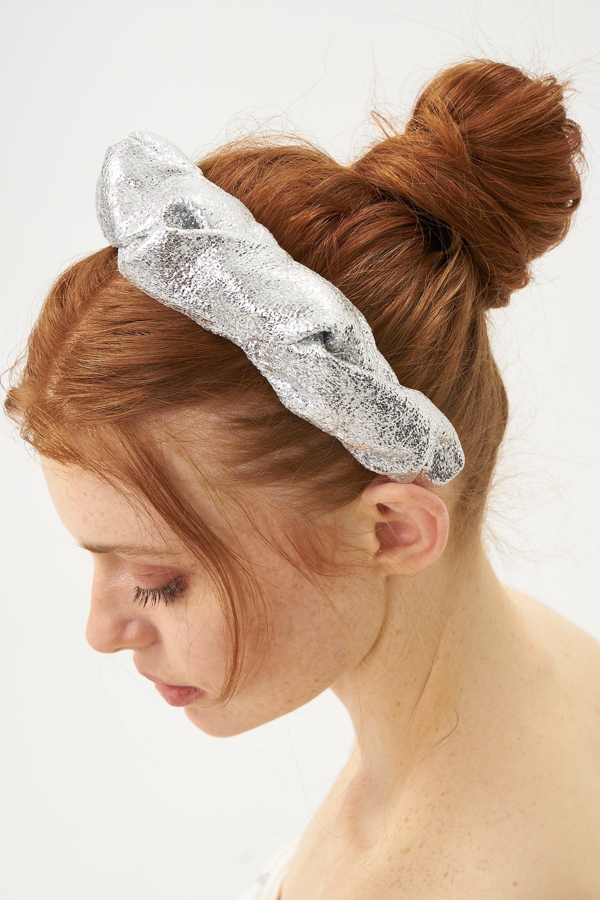 GRAY TWIST CROWN