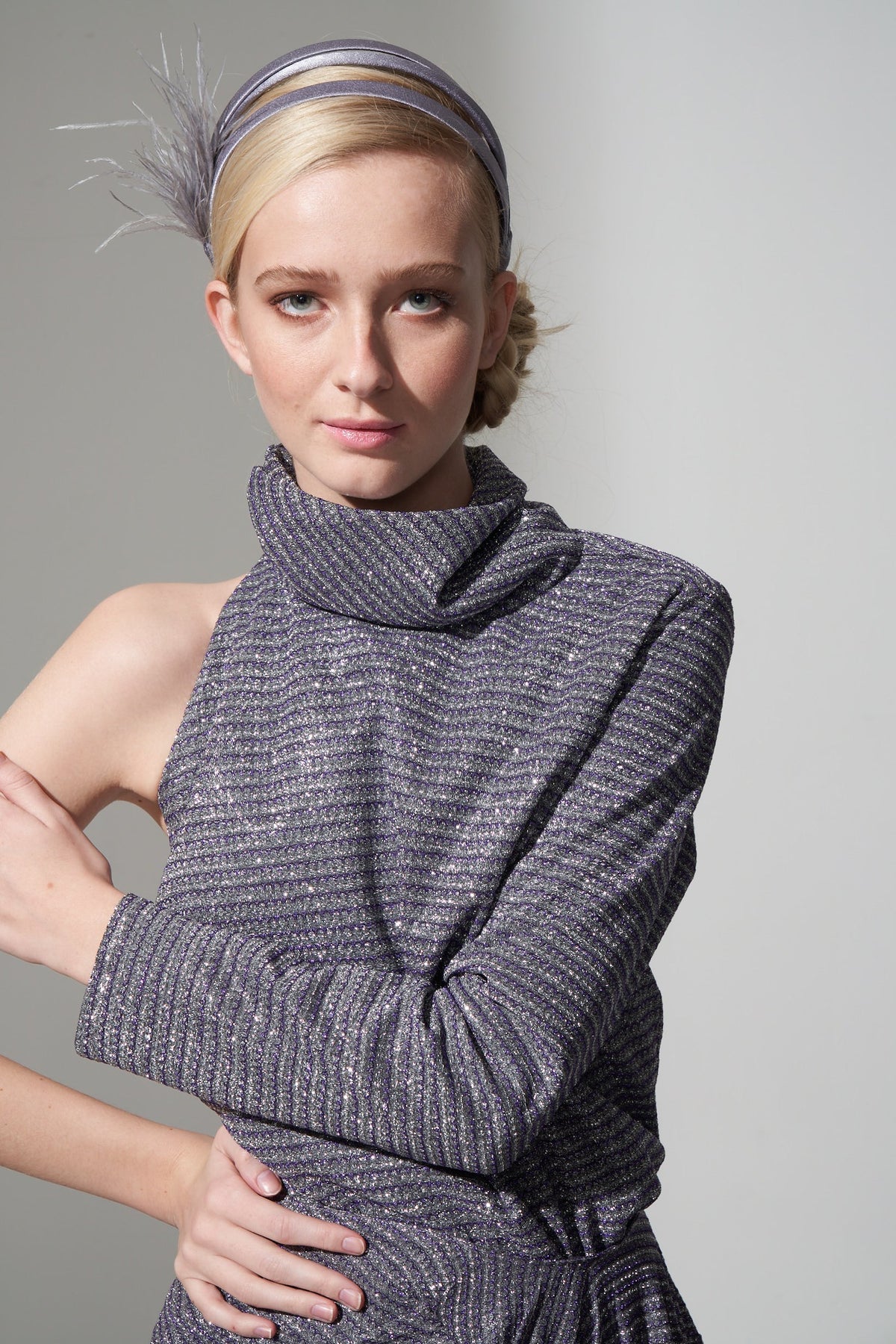 VERA GRAY FEATHER STRIPE CROWN