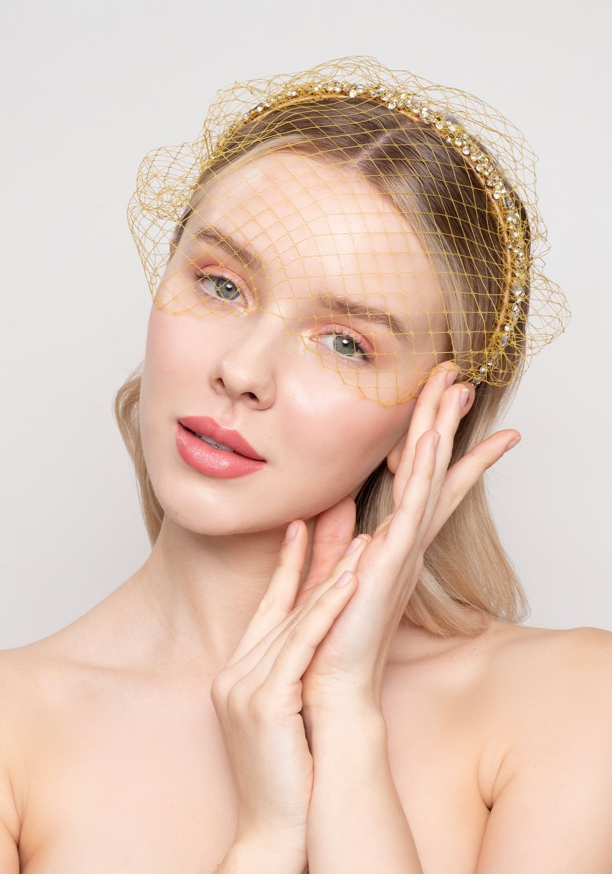 LISA VEIL CROWN