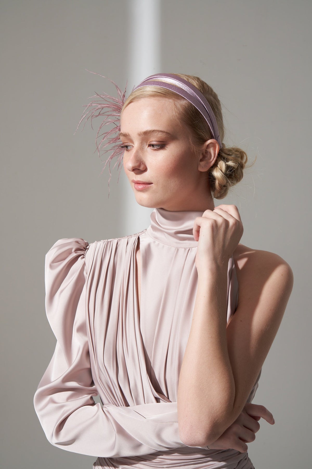 VERA PINK FEATHER STRIPE CROWN