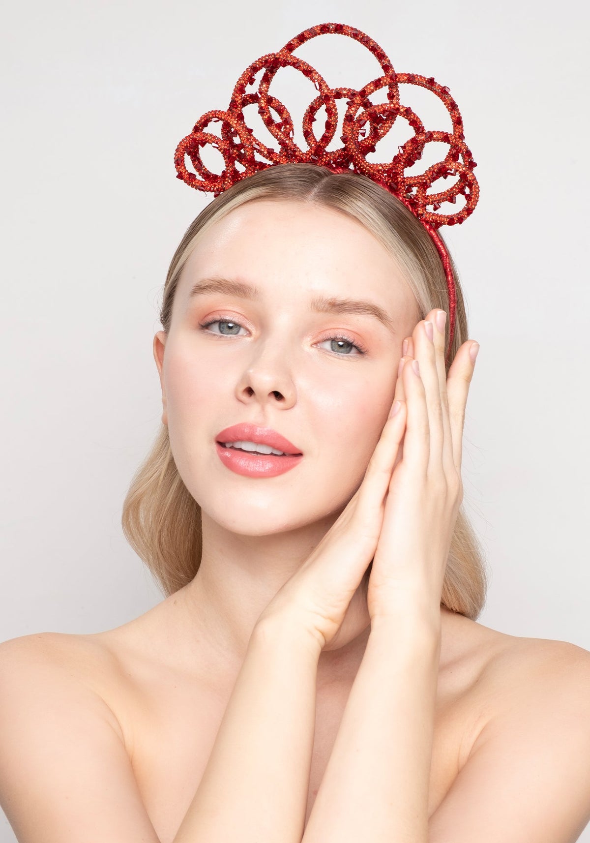 QUEEN RED SPIRAL CROWN